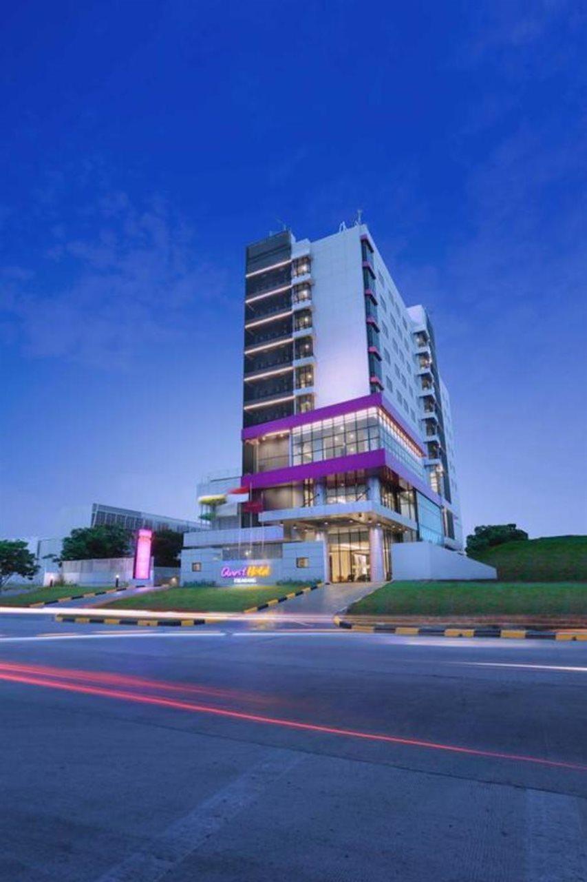 Quest Prime Cikarang By Aston Hotel Бекаси Екстериор снимка