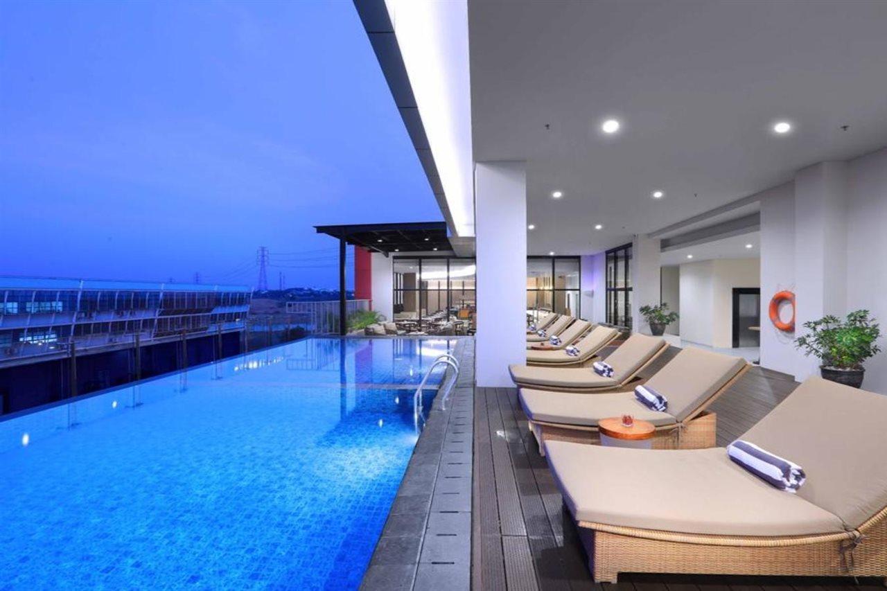 Quest Prime Cikarang By Aston Hotel Бекаси Екстериор снимка