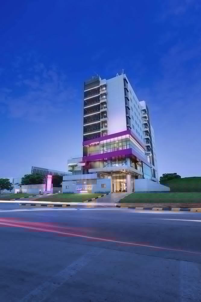 Quest Prime Cikarang By Aston Hotel Бекаси Екстериор снимка