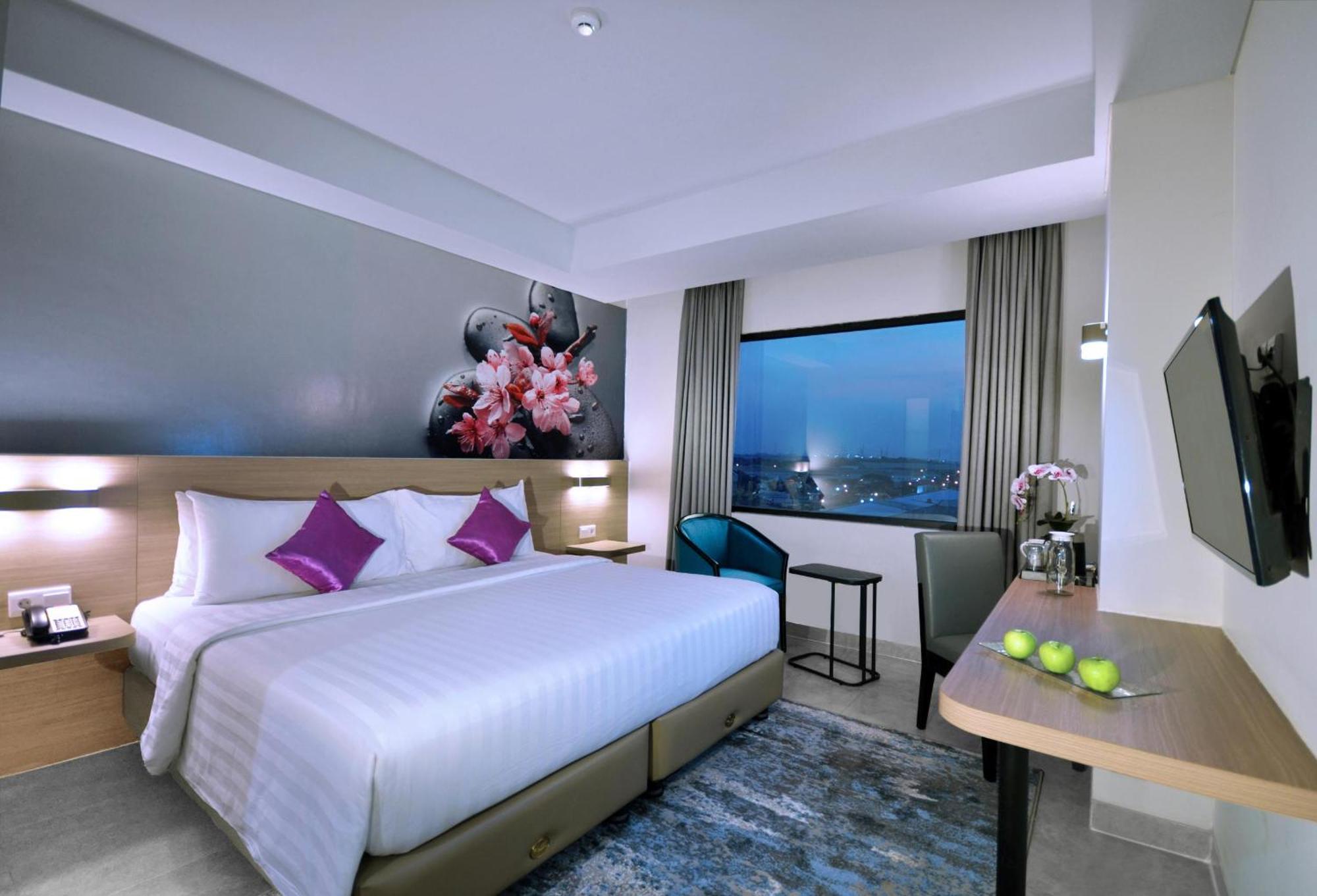 Quest Prime Cikarang By Aston Hotel Бекаси Екстериор снимка