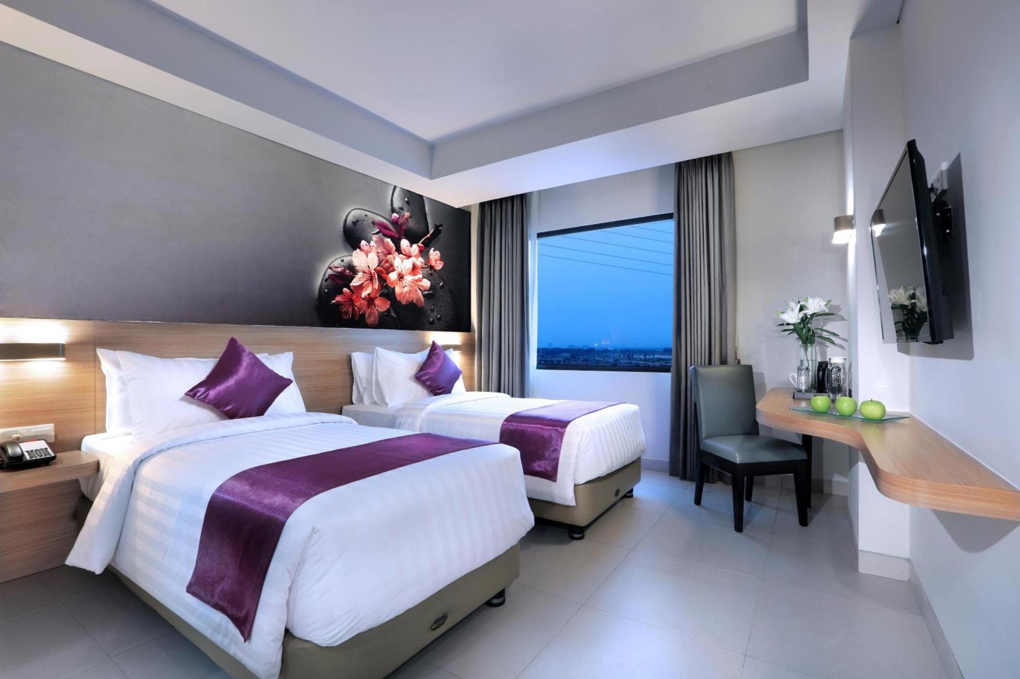 Quest Prime Cikarang By Aston Hotel Бекаси Екстериор снимка