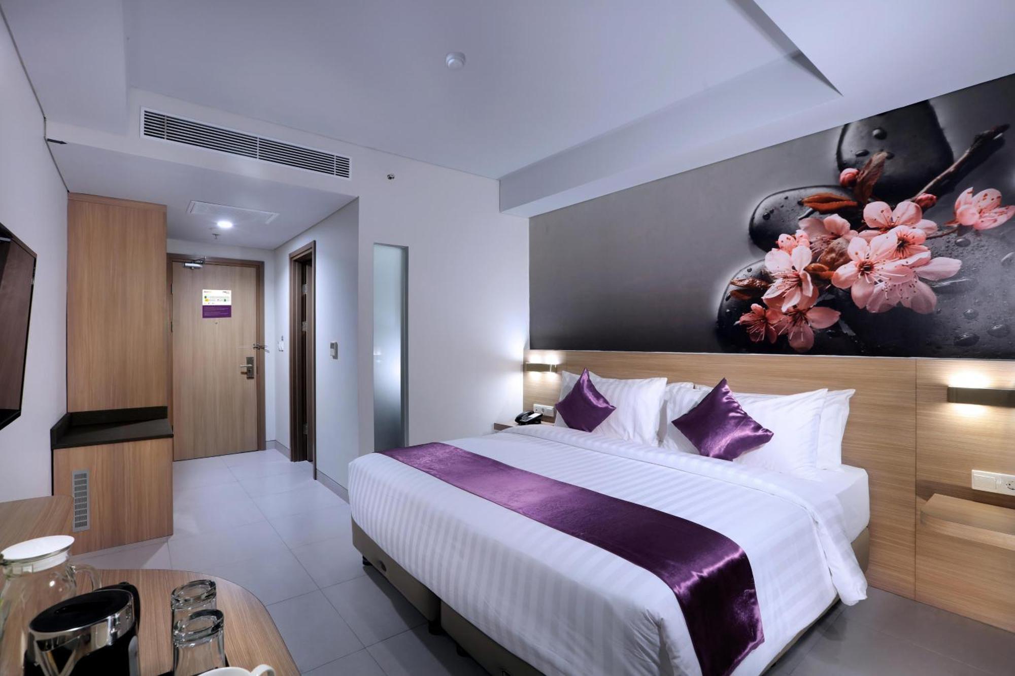 Quest Prime Cikarang By Aston Hotel Бекаси Екстериор снимка