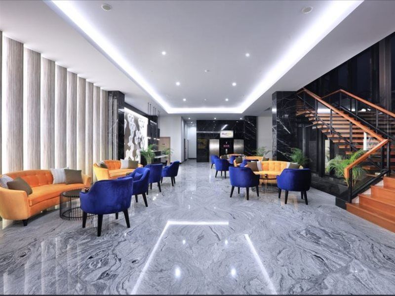 Quest Prime Cikarang By Aston Hotel Бекаси Екстериор снимка